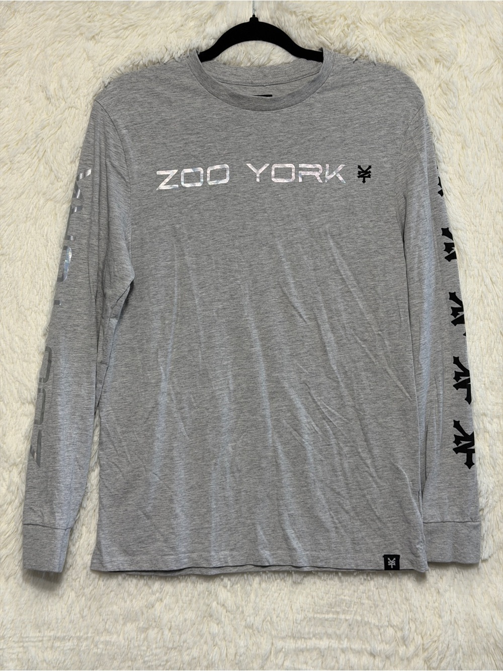 Zoo York Mens Long Sleeve Graphic T-Shirt Size S Grey Skater Streetwear Spellout